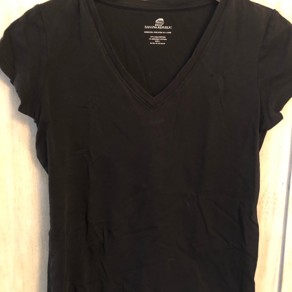 Black V neck. Banana Republic